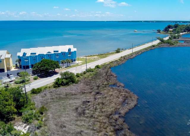Property at 16068 Innerarity Pt Rd, Pensacola, FL 32507, 2 beds, 2.5 baths
