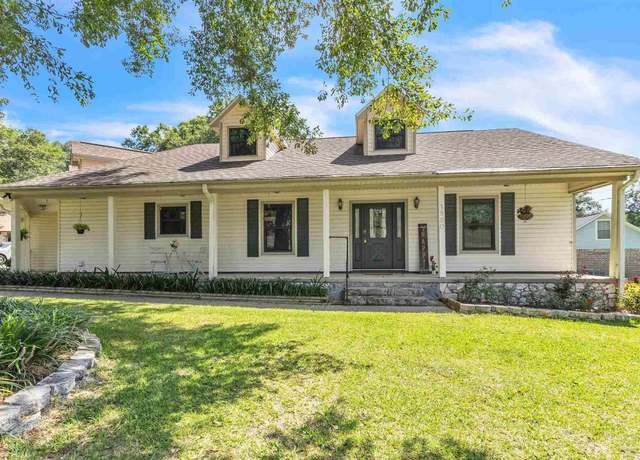 Property at 1850 Kings Way Dr, Cantonment, FL 32533, 3 beds, 2 baths