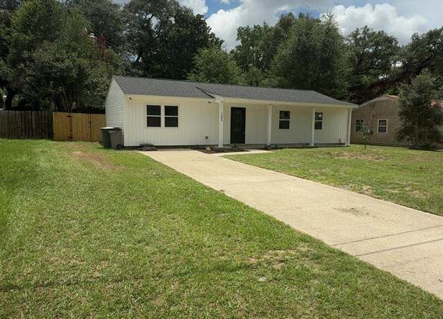 Property at 5684 Ventura Ln, Pensacola, FL 32526, 3 beds, 1.5 baths
