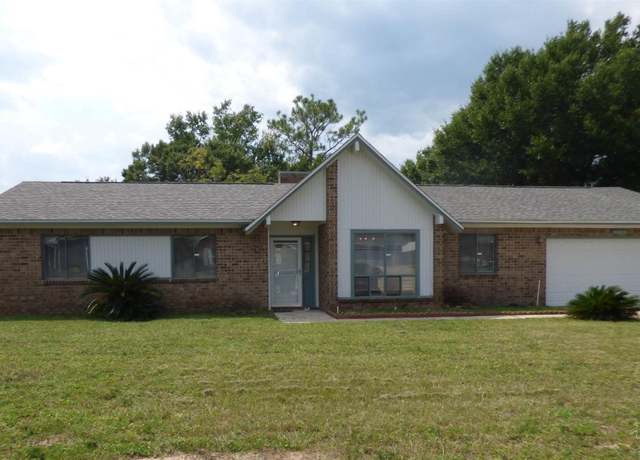 Property at 5925 Roble Loma Dr, Pensacola, FL 32526, 3 beds, 2 baths