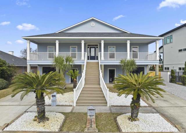 Property at 3344 Edgewater Dr, Gulf Breeze, FL 32563, 4 beds, 2.5 baths