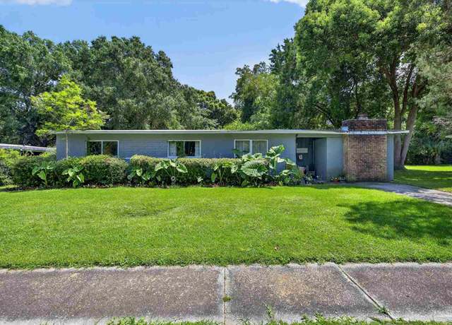 Property at 29 Nottingham Way, Pensacola, FL 32506, 3 beds, 2 baths
