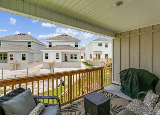 Property at 14346 Gardenglen Dr, Pensacola, FL 32507, 4 beds, 3.5 baths