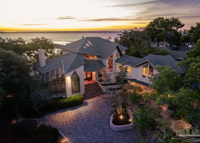 Property at 92 Highpoint Dr, Gulf Breeze, FL 32561, 5 beds, 4 baths