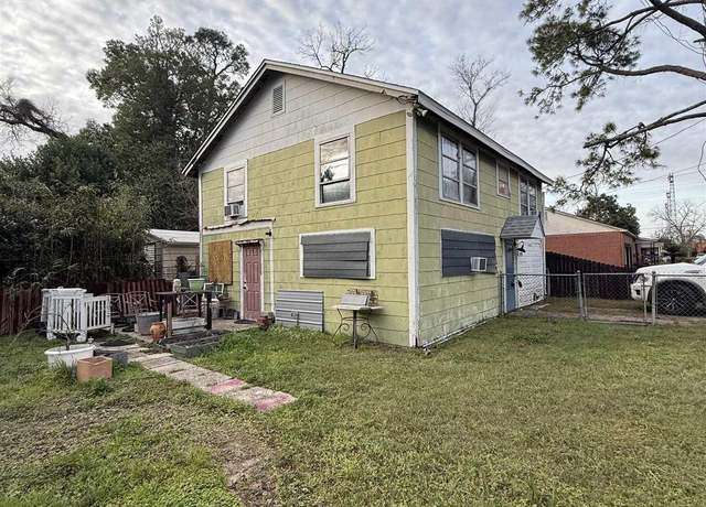 Property at 2001 N B St, Pensacola, FL 32501, 3 beds, 1 bath