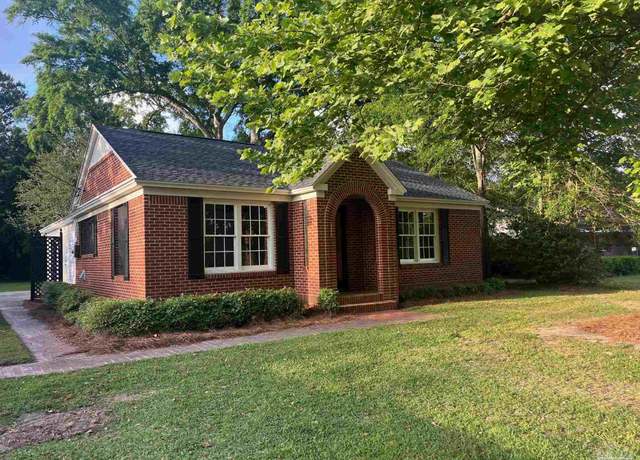 Property at 905 E Horner St, Atmore, AL 36502, 3 beds, 2 baths