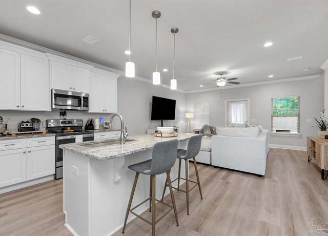 Property at 2275 Janet St, Navarre, FL 32566, 3 beds, 2.5 baths