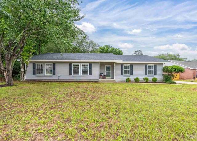 Property at 4793 Coronado Cir, Crestview, FL 32539, 3 beds, 2 baths