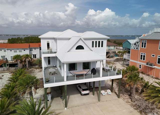 Property at 7900 Gulf Blvd, Navarre, FL 32566, 3 beds, 3 baths