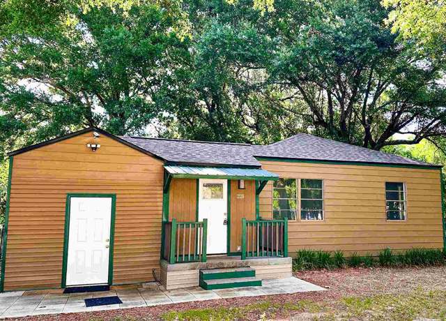 Property at 225 Delray Dr, Pensacola, FL 32507, 2 beds, 1 bath