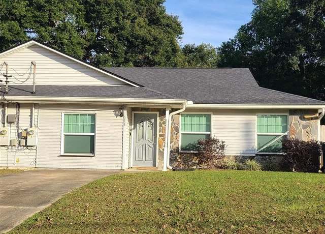 Property at 5836 Princeton Dr, Pensacola, FL 32526, 3 beds, 1.5 baths