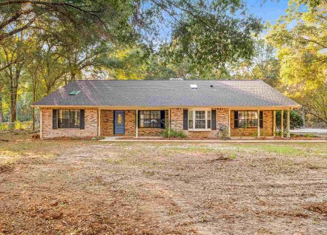 Property at 5659 Twin Creek Cir, Pace, FL 32571, 3 beds, 2.5 baths