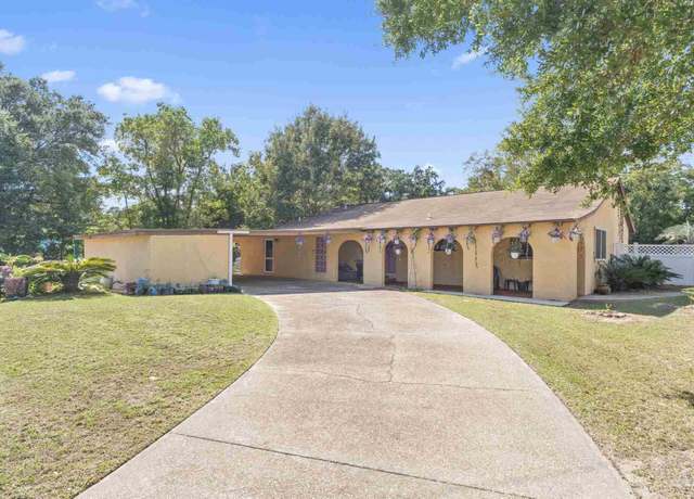 Property at 8335 Hitchcock Dr, Pensacola, FL 32514, 3 beds, 2 baths