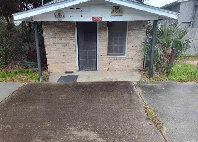 Property at 2809 N Hayne St, Pensacola, FL 32503, 1 bed, 0.5 baths