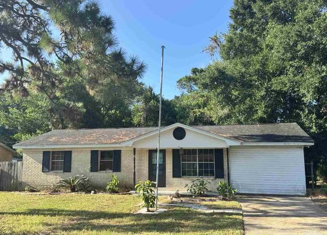 Property at 2075 Curry Cir, Pensacola, FL 32504, 3 beds, 2 baths