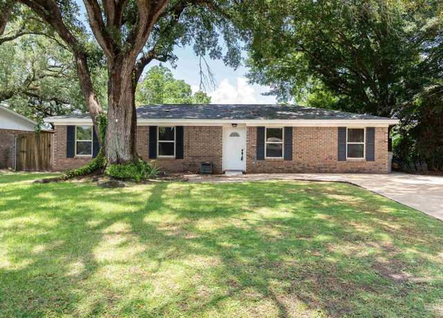 Property at 7026 Balboa Dr, Pensacola, FL 32526, 3 beds, 2 baths