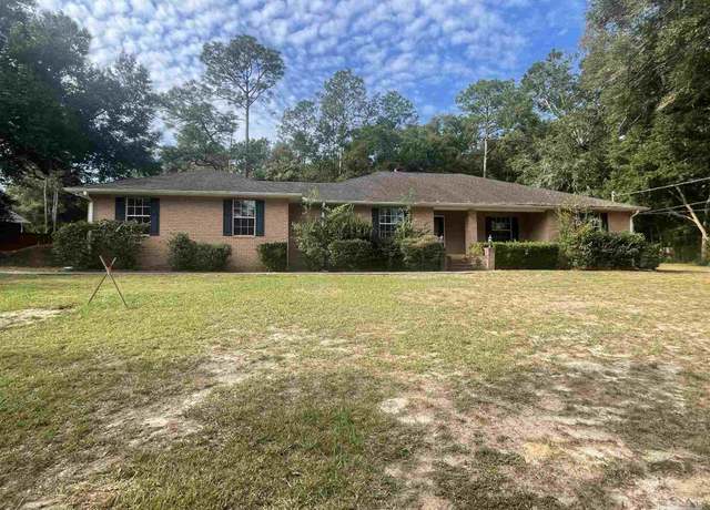 Property at 5205 Crystal Creek Dr, Pace, FL 32571, 4 beds, 2 baths