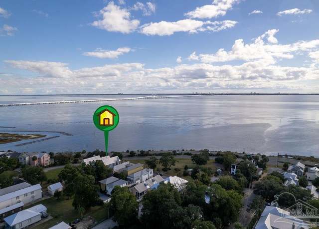 Property at 534 E Zarragossa St #4, Pensacola, FL 32502, 1 bed, 1.5 baths