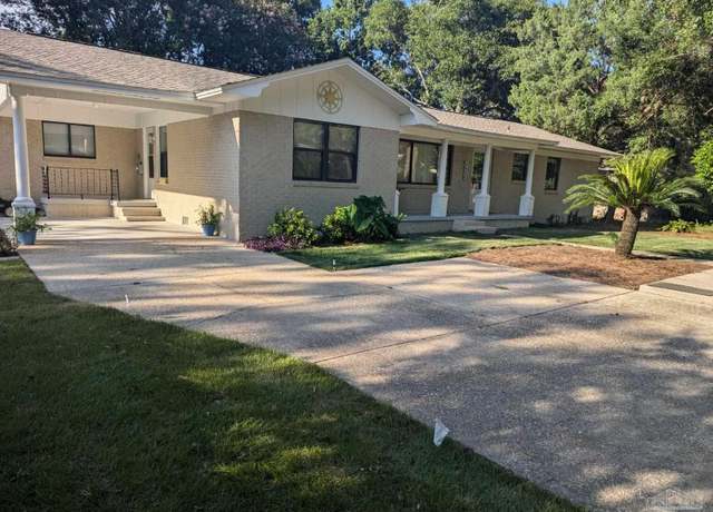 Property at 426 Fairpoint Dr, Gulf Breeze, FL 32561, 3 beds, 2 baths