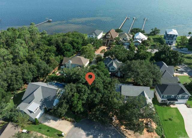 Property at 7401 Tall Oak Ct, Navarre, FL 32566