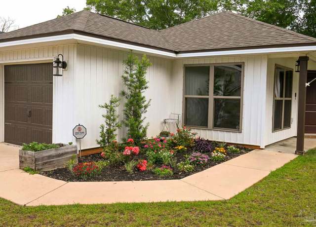 Property at 506 W Ensley St, Pensacola, FL 32534, 3 beds, 2 baths