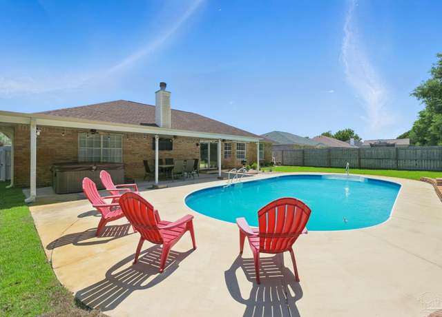 Property at 1510 Sandcliff Dr, Pensacola, FL 32507, 4 beds, 2 baths