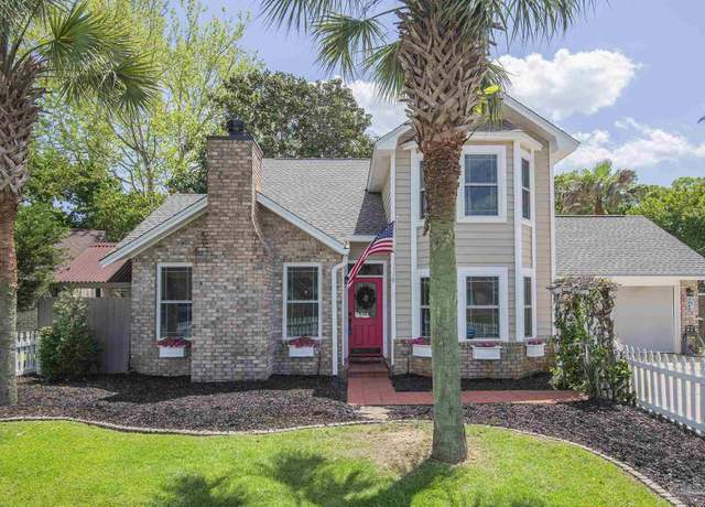 Property at 7651 Old Hickory Dr, Pensacola, FL 32507, 4 beds, 2.5 baths