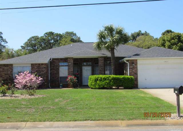Property at 1951 Alfred Blvd, Navarre, FL 32566, 4 beds, 3 baths