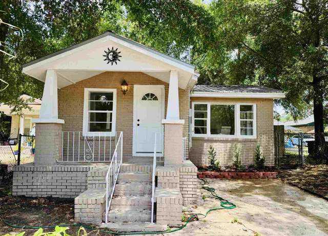 Property at 114 E Maxwell St, Pensacola, FL 32503, 2 beds, 1 bath
