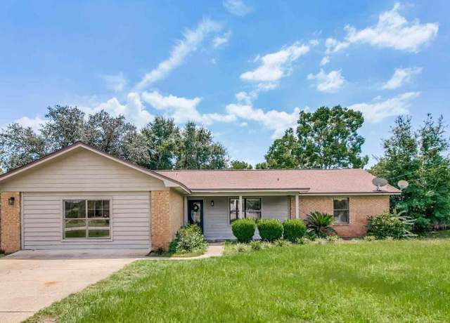 Property at 7489 Sandstone St, Navarre, FL 32566, 4 beds, 2 baths
