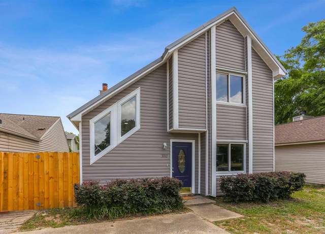 Property at 3012 Cedarwood Village Ln, Pensacola, FL 32514, 3 beds, 2 baths