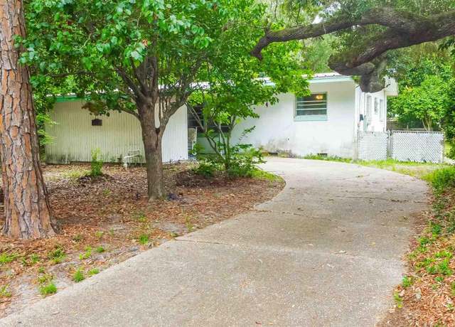 Property at 306 Washington Ave, Gulf Breeze, FL 32561, 4 beds, 2 baths
