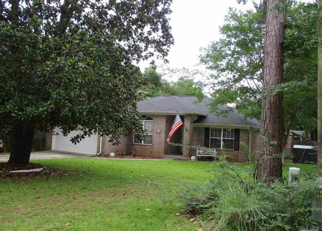 Property at 5951 Grandview Dr, Milton, FL 32570, 3 beds, 2 baths