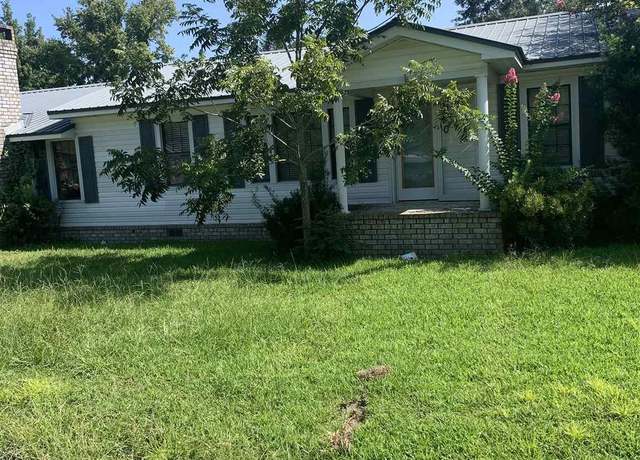 Property at 600 Mayo Ln, Century, FL 32535, 3 beds, 2 baths