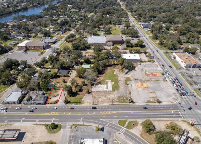 Property at 101 S Navy Blvd, Pensacola, FL 32507