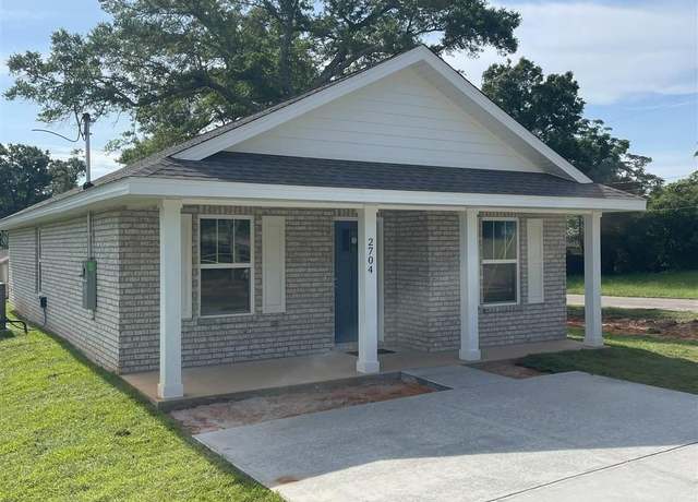 Property at 2704 N H St, Pensacola, FL 32501, 3 beds, 2 baths