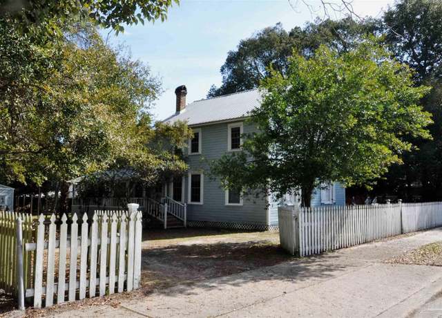 Property at 4600 Forsyth St, Bagdad, FL 32583, 4 beds, 3 baths