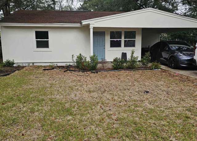 Property at 5635 Ventura Ln, Pensacola, FL 32526, 3 beds, 1 bath