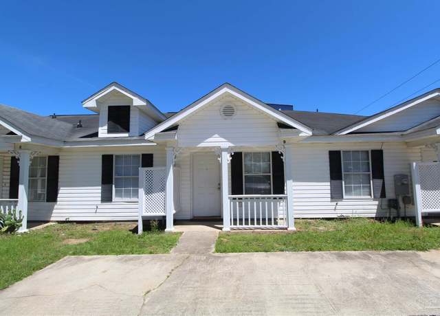 Property at 5600 W Shore Dr Unit D, Pensacola, FL 32526, 2 beds, 2 baths