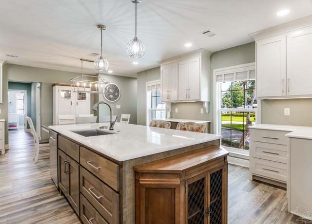 Property at 37 Star Lake Dr, Pensacola, FL 32507, 4 beds, 3 baths