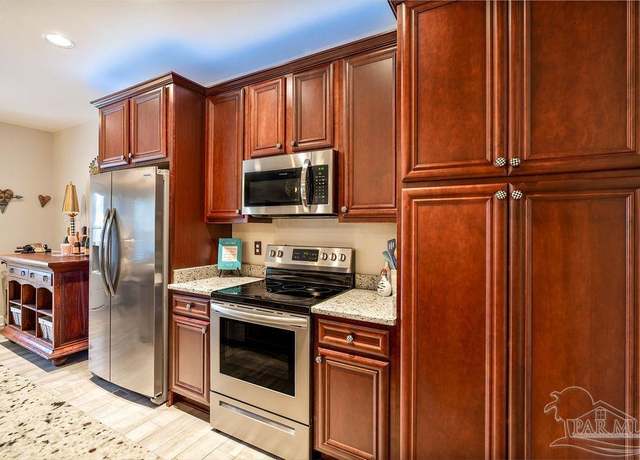 Property at 3503 Mossy Oak Villas Cir, Pensacola, FL 32514, 3 beds, 2.5 baths