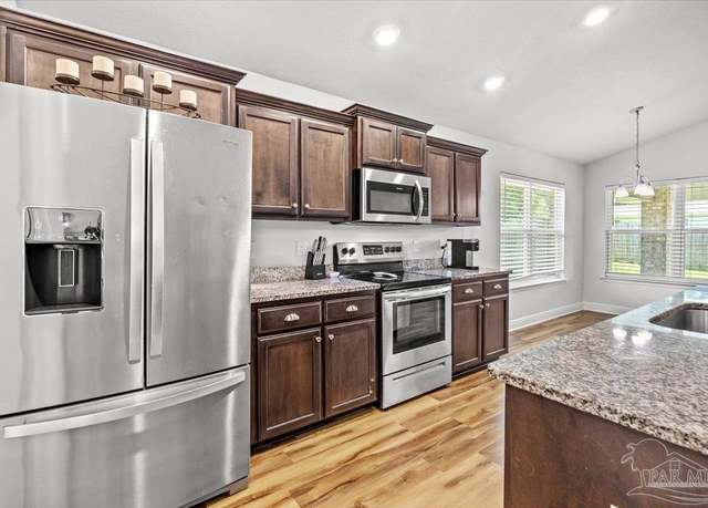 Property at 5053 Quarter Deck St, Pensacola, FL 32526, 3 beds, 2 baths