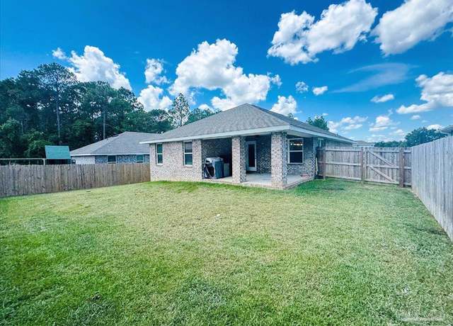 Property at 5053 Quarter Deck St, Pensacola, FL 32526, 3 beds, 2 baths