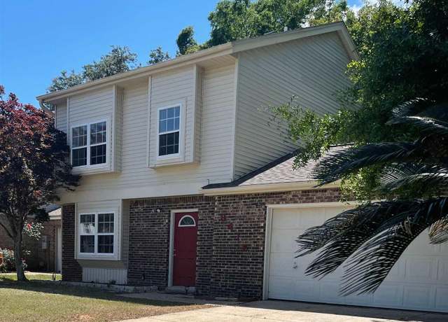 Property at 8415 Williamsburg Cir, Pensacola, FL 32514, 3 beds, 2.5 baths