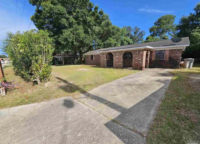 Property at 7125 Pennington Dr, Pensacola, FL 32526, 3 beds, 2 baths