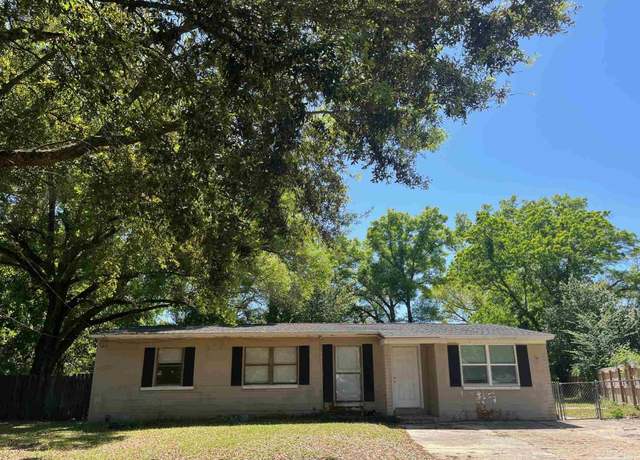 Property at 5535 Mayfair Cir, Pensacola, FL 32506, 3 beds, 1 bath