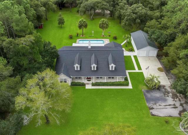 Property at 1911 Tillman Ln, Pensacola, FL 32526, 4 beds, 3.5 baths