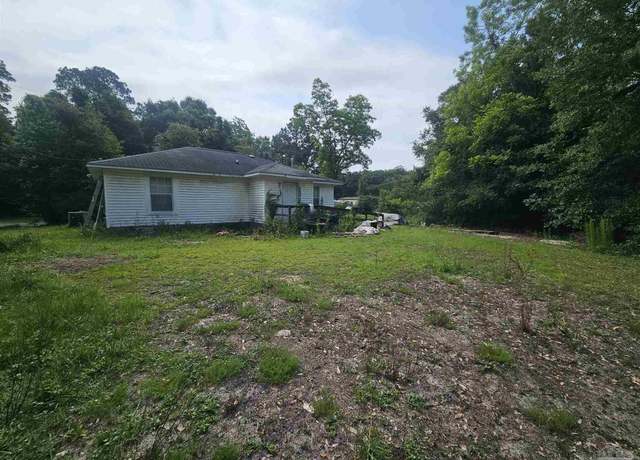 Property at 7431 Cobb Ln, Pensacola, FL 32505, 3 beds, 1 bath
