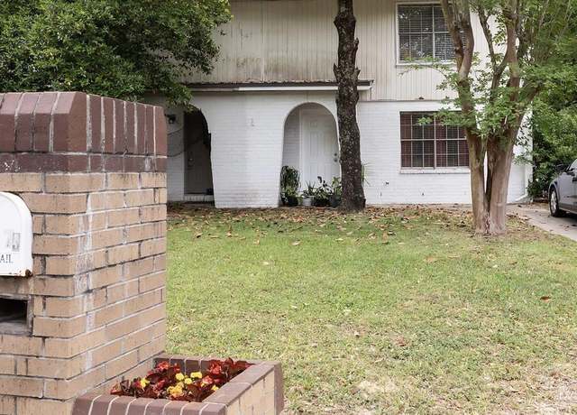 Property at 1873 Loyola Ave, Pensacola, FL 32504, 3 beds, 1.5 baths