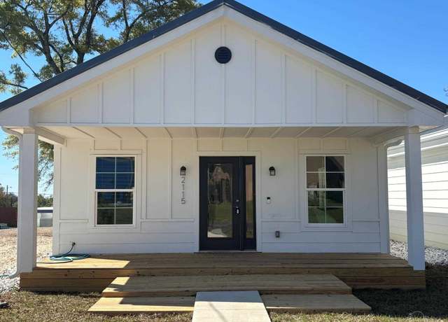Property at 2117 W Jackson St, Pensacola, FL 32505, 3 beds, 2 baths